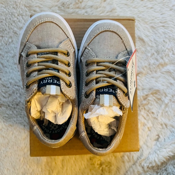 Sperry shoes - Picture 2 of 5